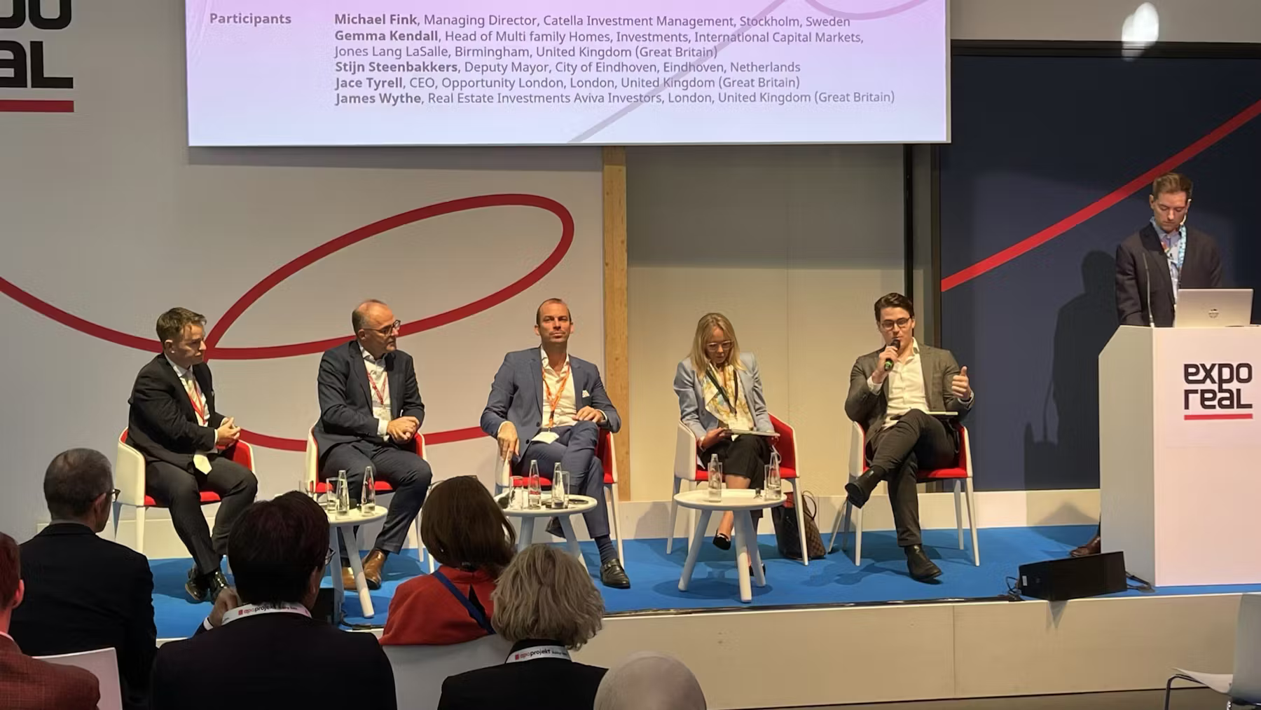 Buitenlandse investeerders in gesprek met Stijn Steenbakkers van Eindhoven tijdens de Expo Real 2024