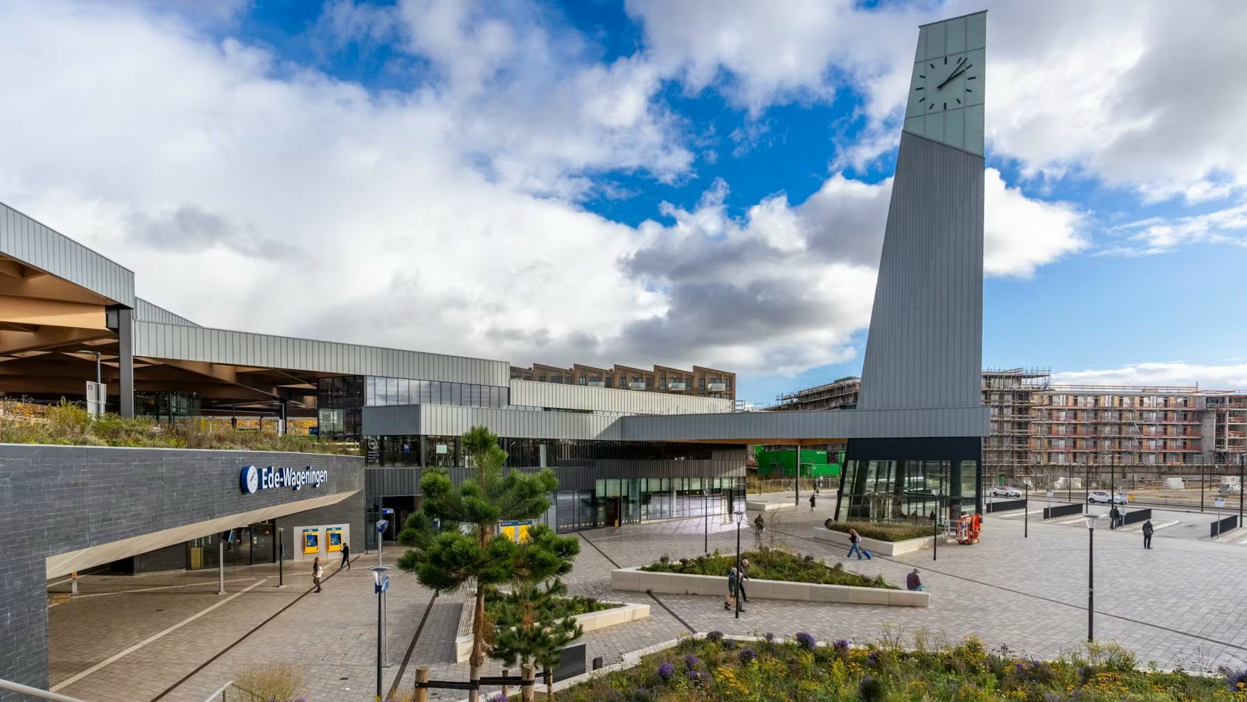 Onder meer door de goede verbindingen en het sterk vernieuwde intercitystation komt Ede steeds meer in de gunst van woningbeleggers