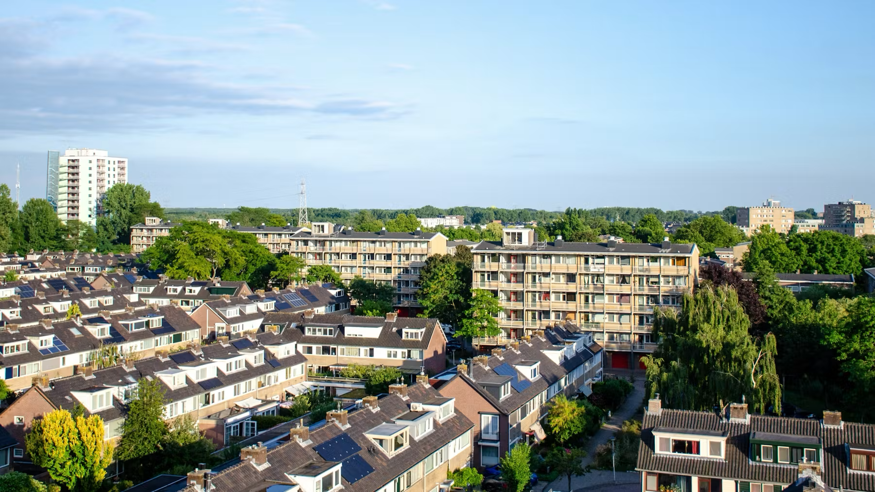 Veel naoorlogse wijken zijn gebouwd voor een vrij specifieke samenleving: gezinnen met kinderen. Het was de periode waarin het kerngezin de norm was. Foto: Van Blerk / Shutterstock.com